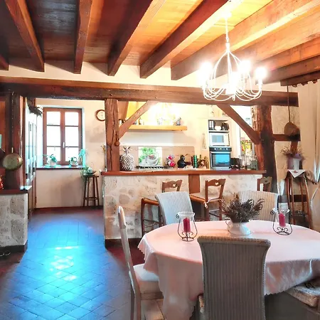 Maison Charmante A + Jardin Дом отдыха *