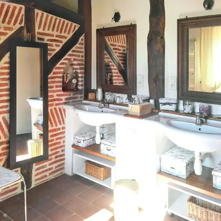 Дом отдыха Maison Charmante A + Jardin *