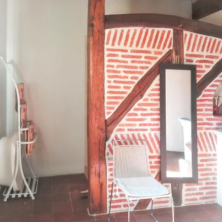 Дом отдыха Maison Charmante A + Jardin Montoldre